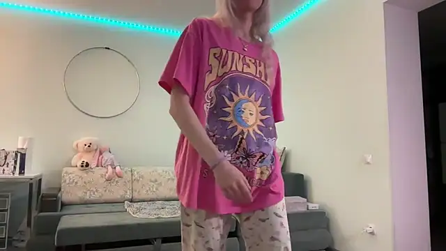 yunasuka online show from February 2025 10:48:02 PM