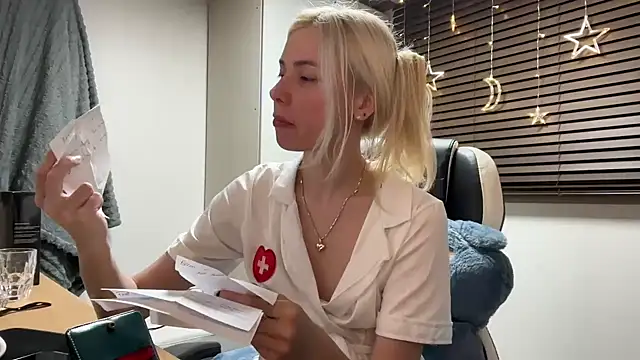 yunasuka online show from January 2025 03:27:01 PM