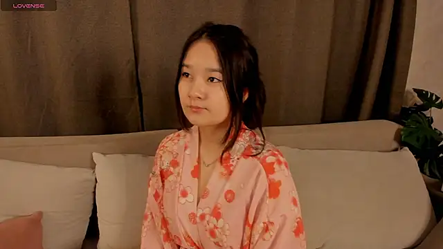 Maekko online show from March 2026 05:19:01 PM