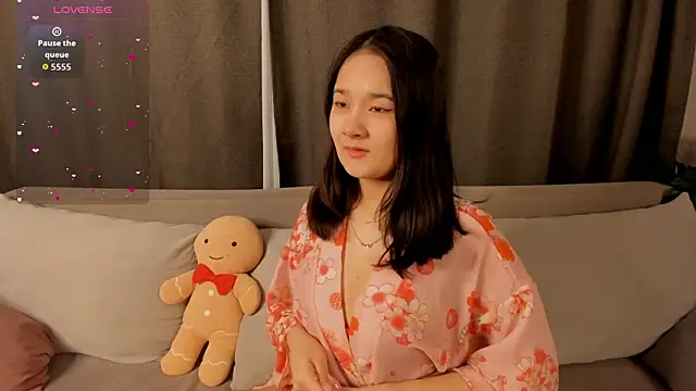 Maekko online show from March 2026 05:17:02 PM