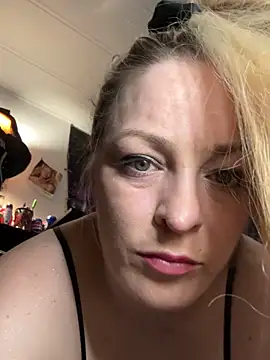 kayNkris online show from November 2025 10:48:01 AM