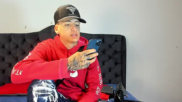 two milkyway online show from November 2025 12:38:02 PM