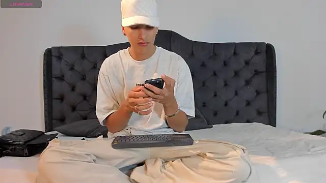 two milkyway online show from October 2025 12:08:01 PM