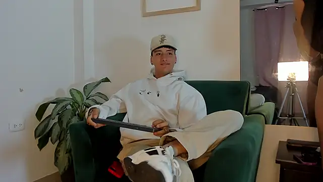 two milkyway online show from November 2025 12:50:02 PM