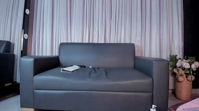 Snapshot of Samantha__cooper chatting on February 2025 02:37:01 PM Samantha  cooper online show from February 2025 02:37:01 PM