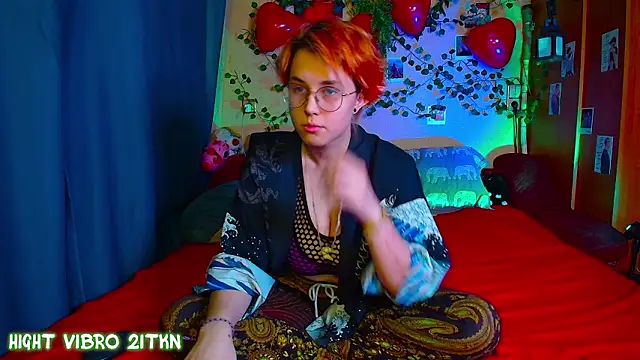 TrickyKitsune online show from February 2026 04:04:02 PM