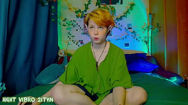 Snapshot of TrickyKitsune chatting on September 2025 12:55:01 PM TrickyKitsune online show from September 2025 12:55:01 PM