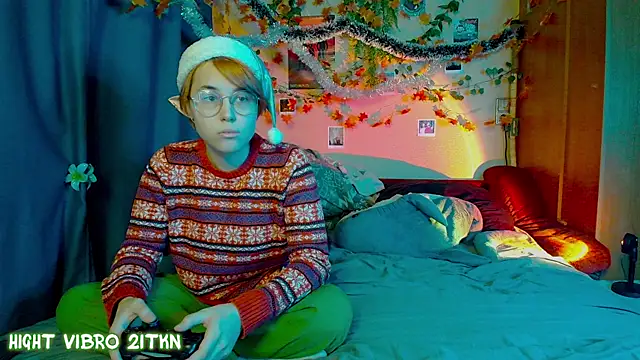 TrickyKitsune online show from December 2025 01:37:01 PM