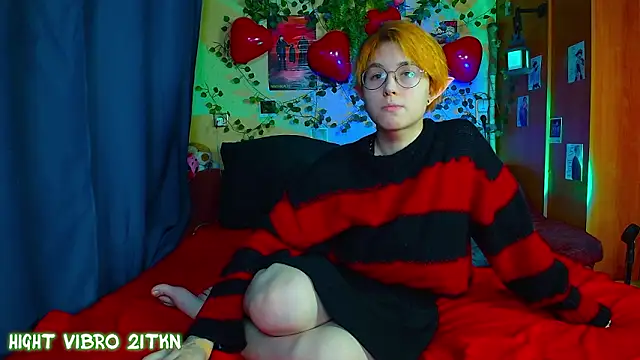 TrickyKitsune online show from February 2026 03:34:02 PM