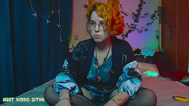 Snapshot of TrickyKitsune chatting on March 2025 03:59:01 PM TrickyKitsune online show from March 2025 03:59:01 PM