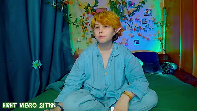 Snapshot of TrickyKitsune chatting on October 2025 10:45:01 AM TrickyKitsune online show from October 2025 10:45:01 AM