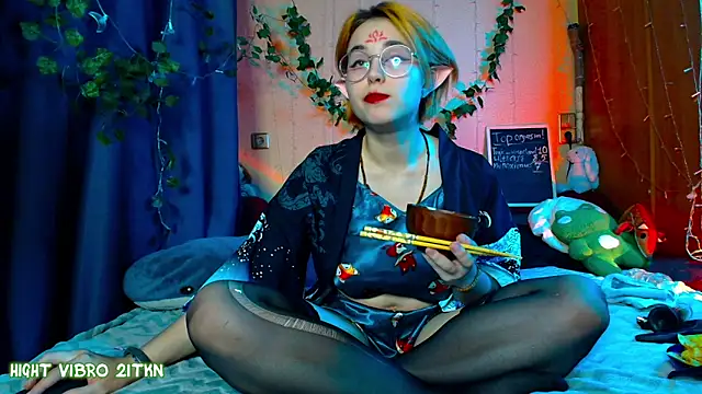 Snapshot of TrickyKitsune chatting on February 2025 04:07:01 PM TrickyKitsune online show from February 2025 04:07:01 PM