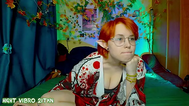 Snapshot of TrickyKitsune chatting on October 2025 01:45:01 PM TrickyKitsune online show from October 2025 01:45:01 PM