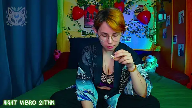 TrickyKitsune online show from March 2026 03:37:01 PM