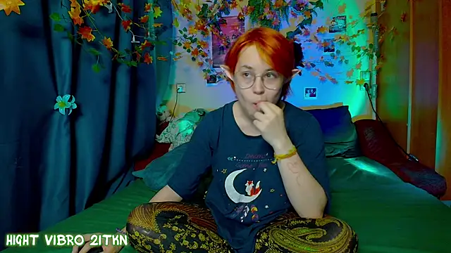 Snapshot of TrickyKitsune chatting on November 2025 01:37:01 PM TrickyKitsune online show from November 2025 01:37:01 PM