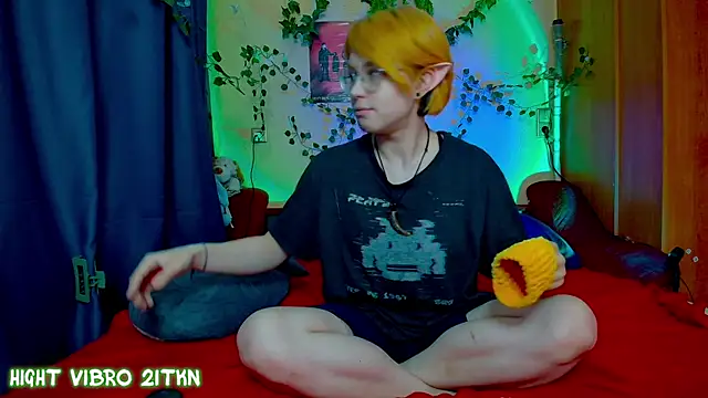 Snapshot of TrickyKitsune chatting on September 2025 10:15:01 AM TrickyKitsune online show from September 2025 10:15:01 AM