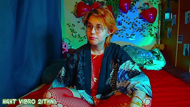 TrickyKitsune online show from February 2026 05:00:02 PM