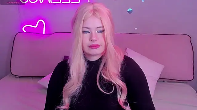 Snapshot of EricaElliott chatting on May 2026 09:42:01 AM EricaElliott online show from May 2026 09:42:01 AM