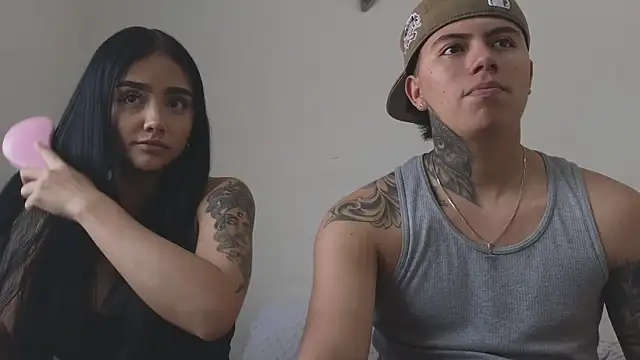 Snapshot of Thiago_x_Sahara chatting on November 2025 01:32:02 PM Thiago x Sahara online show from November 2025 01:32:02 PM