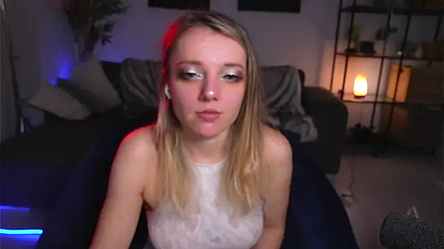 Magnetic Amy online show from March 2025 10:47:02 AM