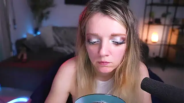 Magnetic Amy online show from February 2025 01:49:02 PM