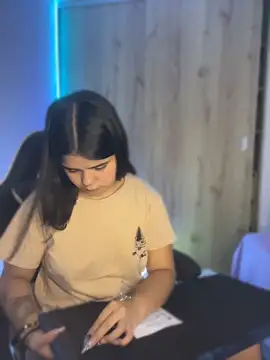 pretty angela1 online show from April 2026 04:13:02 AM