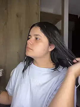 pretty angela1 online show from December 2025 03:40:02 AM