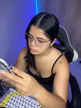 pretty angela1 online show from May 2026 10:17:01 PM