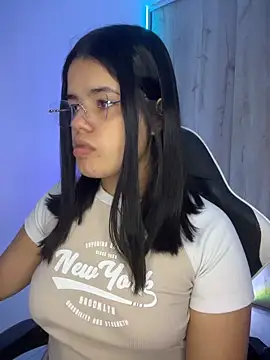 pretty angela1 online show from April 2026 12:39:01 AM