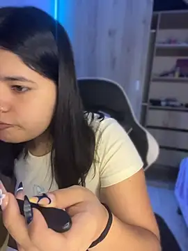 pretty angela1 online show from April 2026 04:37:02 AM