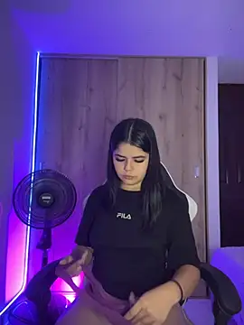 pretty angela1 online show from June 2026 07:57:02 AM