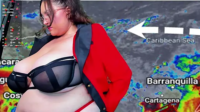 Snapshot of LunaPleasure chatting on November 2025 06:07:01 AM LunaPleasure online show from November 2025 06:07:01 AM