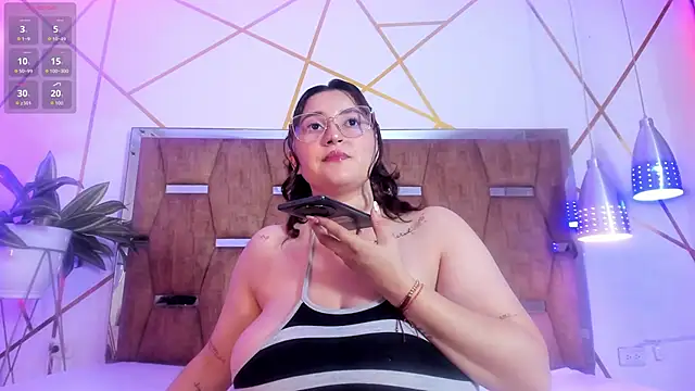 Snapshot of LunaPleasure chatting on December 2025 05:50:02 AM LunaPleasure online show from December 2025 05:50:02 AM