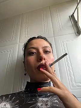 indira k online show from November 2025 03:38:01 PM