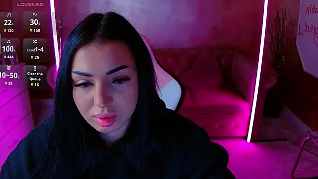 evanew  online show from December 2025 04:53:01 PM