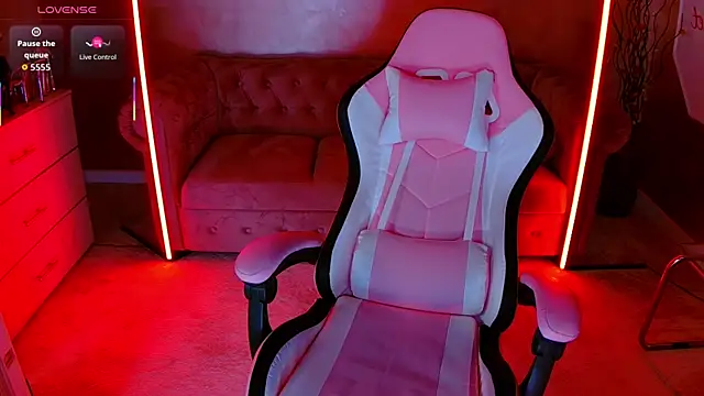 evanew  online show from December 2025 04:44:01 PM