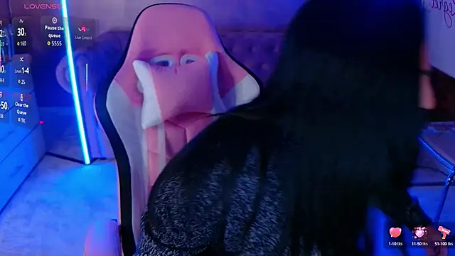 evanew  online show from October 2025 04:50:02 PM