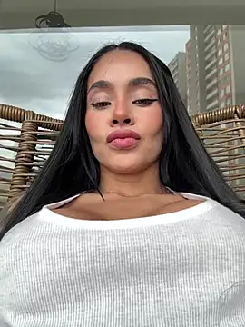 Snapshot of Karol_Towers chatting on February 2025 08:03:02 PM Karol Towers online show from February 2025 08:03:02 PM