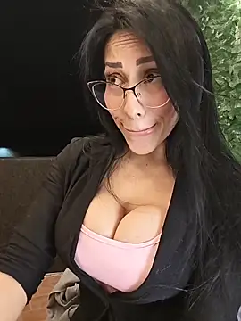 Snapshot of Isabellitasexi38 chatting on April 2026 03:08:01 AM Isabellitasexi38 online show from April 2026 03:08:01 AM