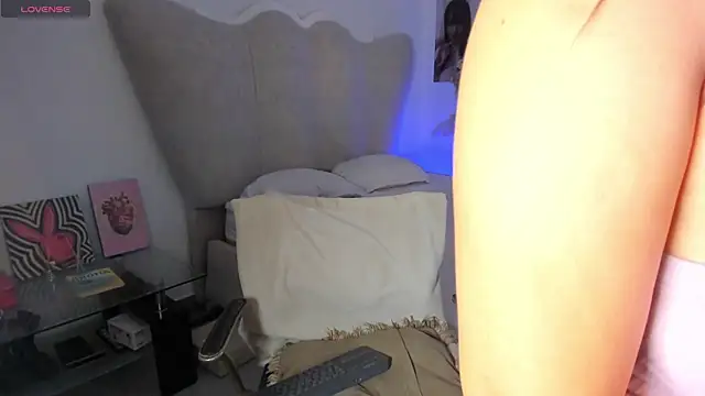 rachaeldeckard   online show from April 2026 10:27:02 PM