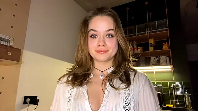 RoxyStar17 online show from February 2025 08:38:02 PM