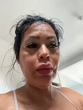 Snapshot of KarolRubi1 chatting on May 2026 05:18:01 PM KarolRubi1 online show from May 2026 05:18:01 PM