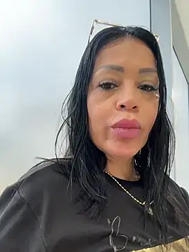 KarolRubi1 online show from April 2026 05:57:02 PM