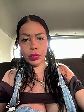 KarolRubi1 online show from November 2025 01:15:02 PM