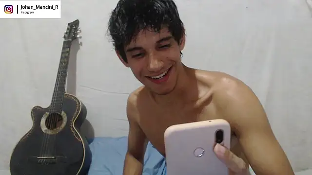 Johan Mancini R online show from December 2025 06:52:01 PM