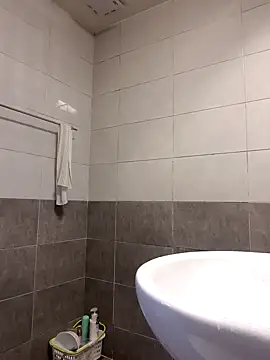 Snapshot of Lee0613 chatting on September 2025 04:30:01 AM Lee0613 online show from September 2025 04:30:01 AM