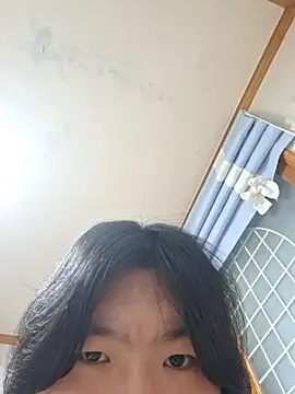 Snapshot of Lee0613 chatting on March 2025 04:02:02 AM Lee0613 online show from March 2025 04:02:02 AM