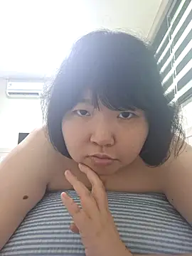 Snapshot of Lee0613 chatting on September 2025 07:20:01 AM Lee0613 online show from September 2025 07:20:01 AM