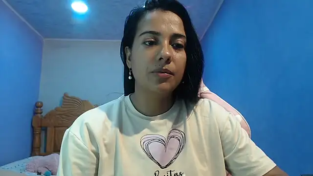 Coral0403 online show from October 2025 08:41:01 PM