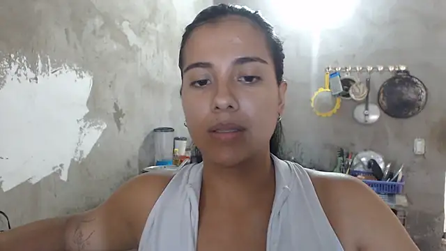 Coral0403 online show from June 2026 07:22:01 PM